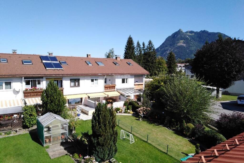 Komplette Dachwohnung Mit Balkon Und Bergblick *