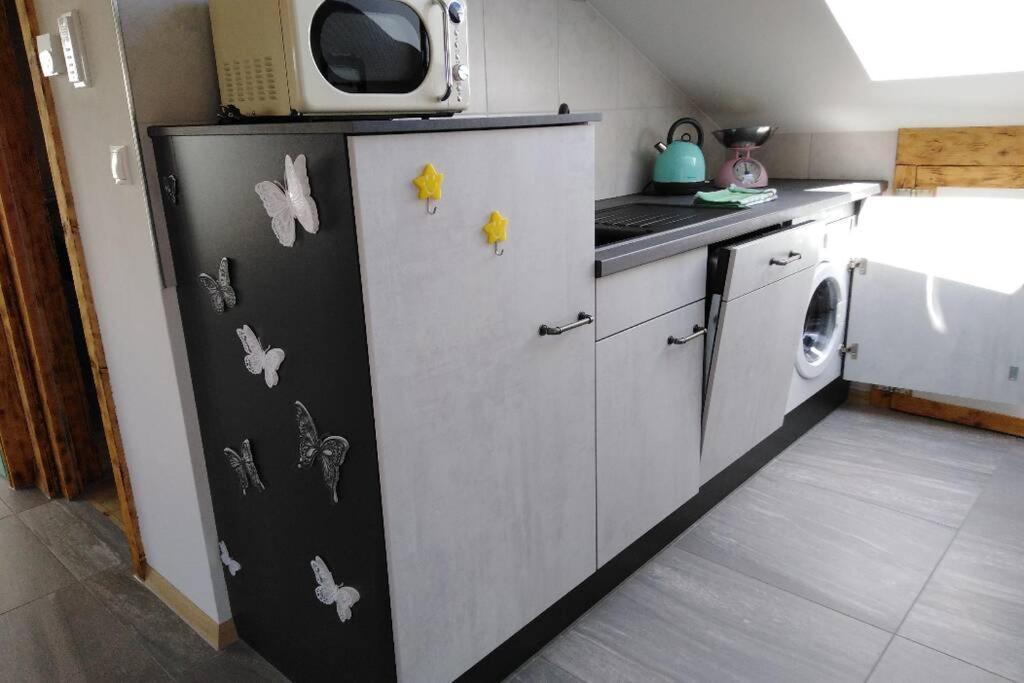 Appartement Komplette Dachwohnung Mit Balkon Und Bergblick *