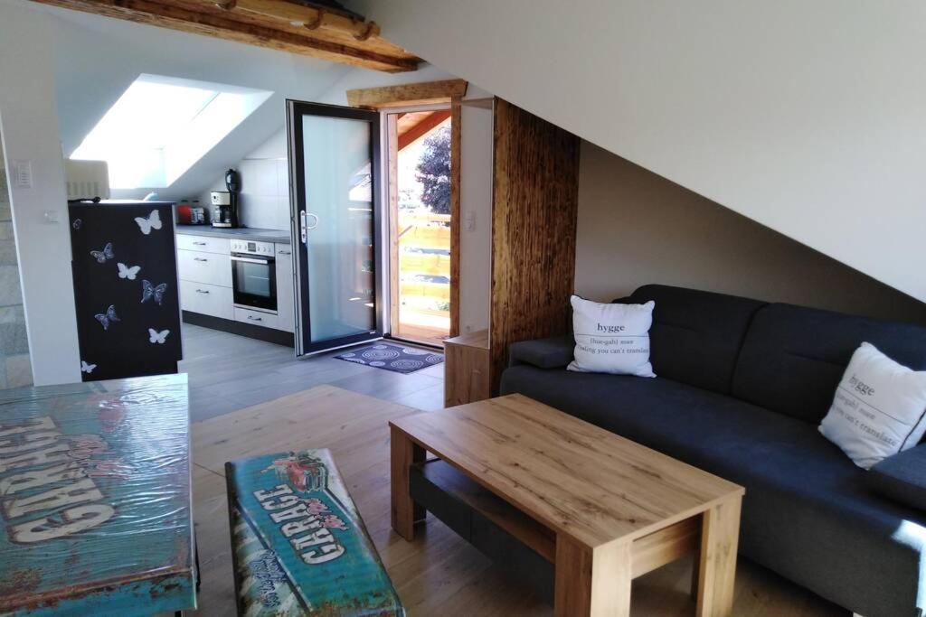 Komplette Dachwohnung Mit Balkon Und Bergblick Sonthofen