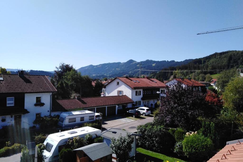 Komplette Dachwohnung Mit Balkon Und Bergblick Appartement *